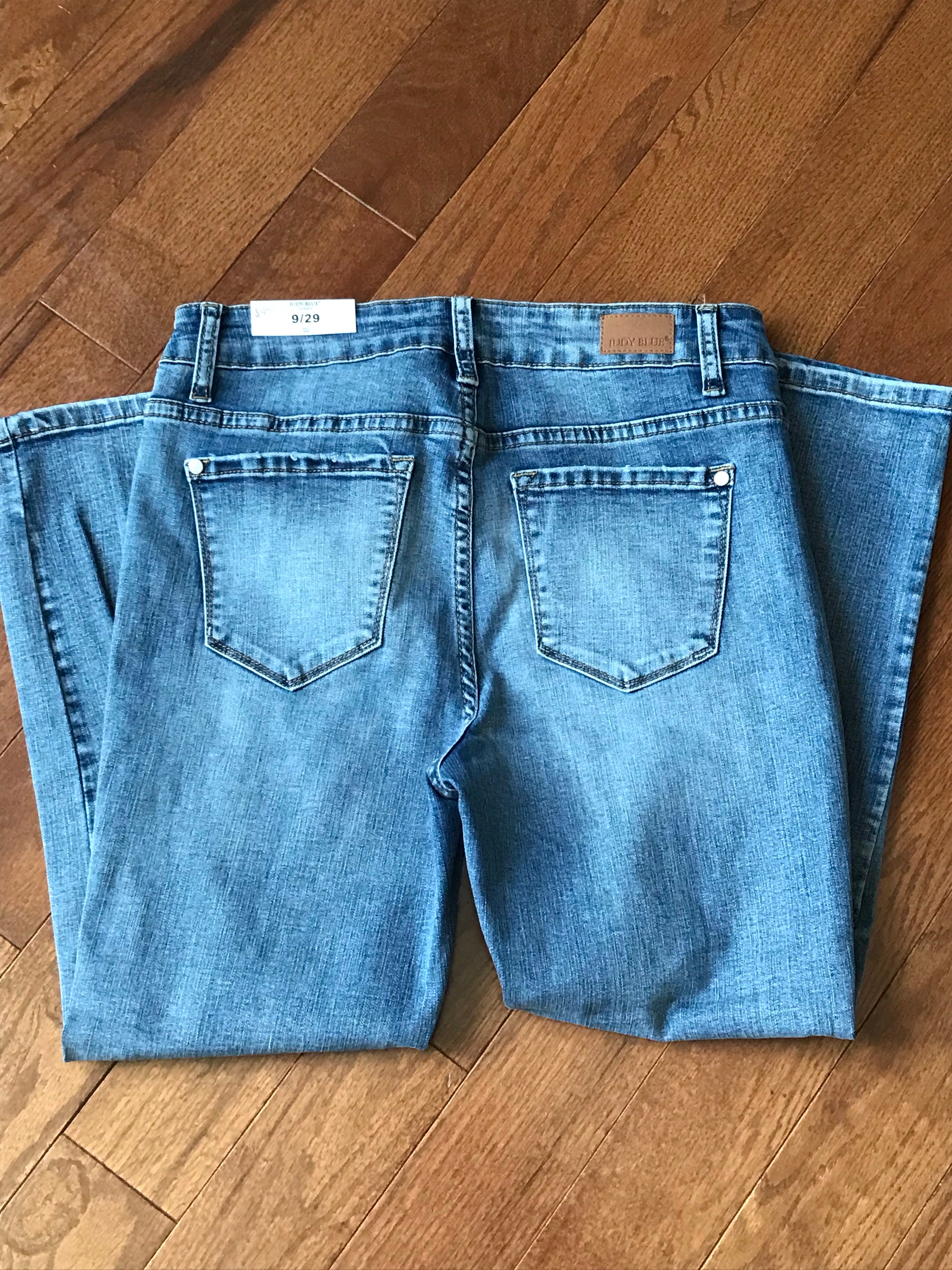 Judy Blue Lightly Distressed Cropped Jeans