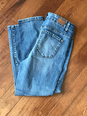 Judy Blue Lightly Distressed Cropped Jeans